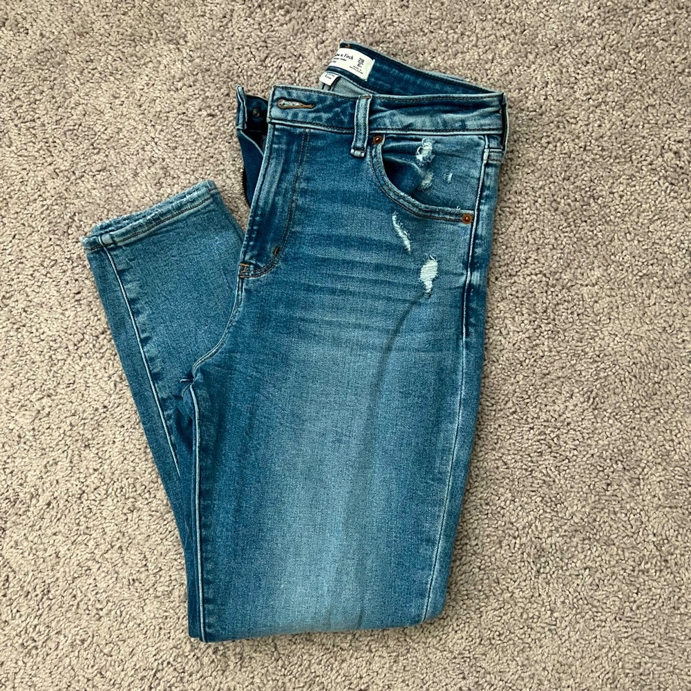 A&F Skinny High Rise Ankle Jeans (Curve Love)